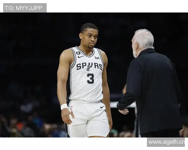 凯尔登替补表现出色12投5中斩获19分8篮板2抢断罚球稳健9罚全中